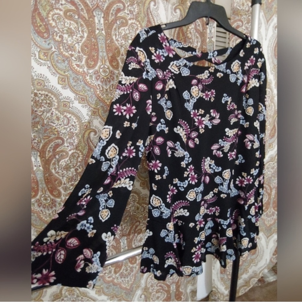 Black Floral Cutout Long Sleeve Top